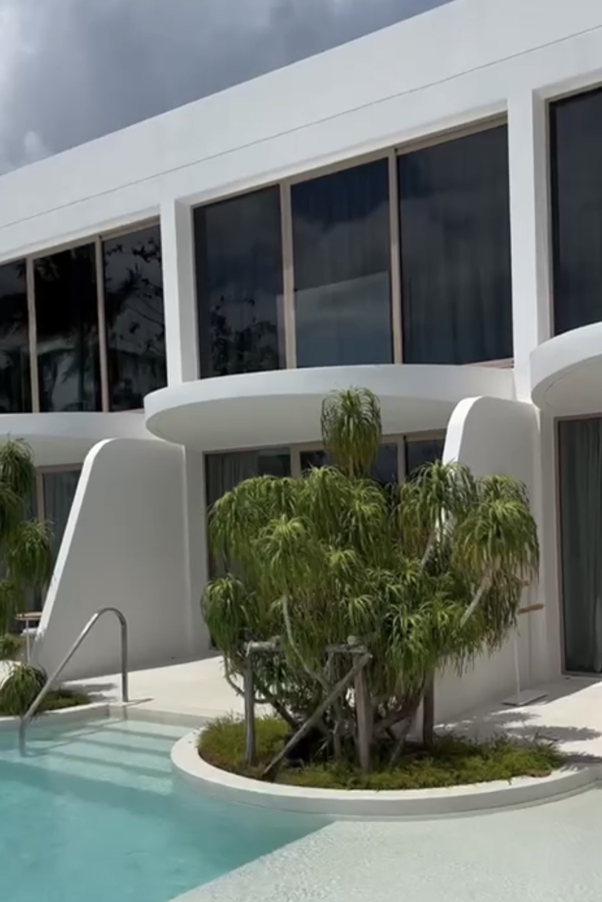 Nowoczesny hotel z basenem